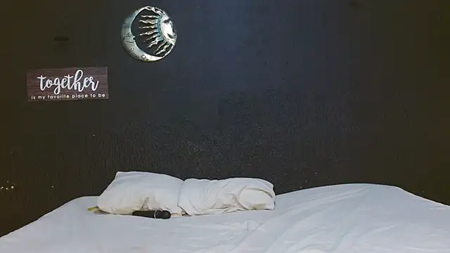 ASTRIDBULM online show from 10/23/25, 08:51