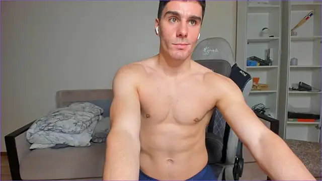 Snapshot of sam_huston chatting on 02/07/25, 12:53 sam huston online show from 02/07/25, 12:53