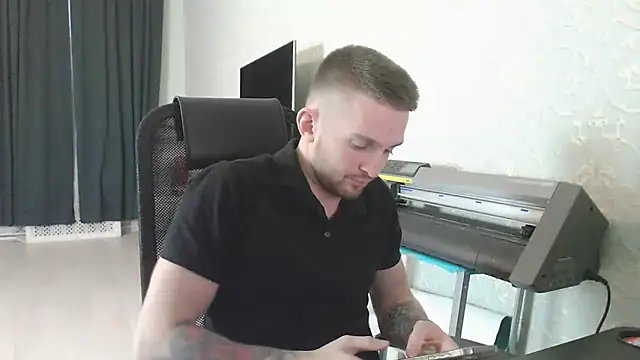 Marselle Laker online show from 11/12/25, 01:48