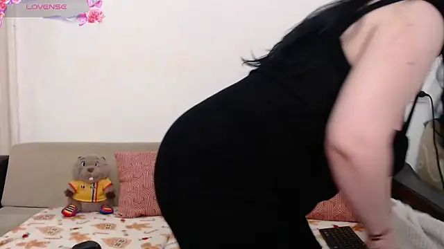 ElenaRose90 online show from 04/05/26, 08:04