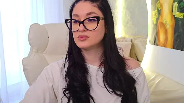 moniqque online show from 04/02/26, 12:45