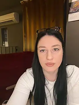 moniqque online show from 12/02/25, 05:42