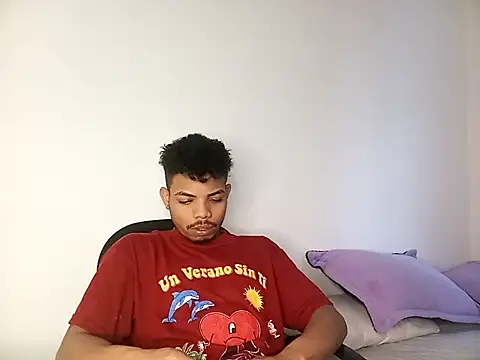 danidiazto2023 online show from 02/18/25, 10:47