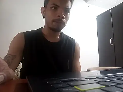 danidiazto2023 online show from 10/30/25, 07:11