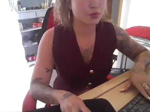MariB2C online show from 06/10/26, 02:07