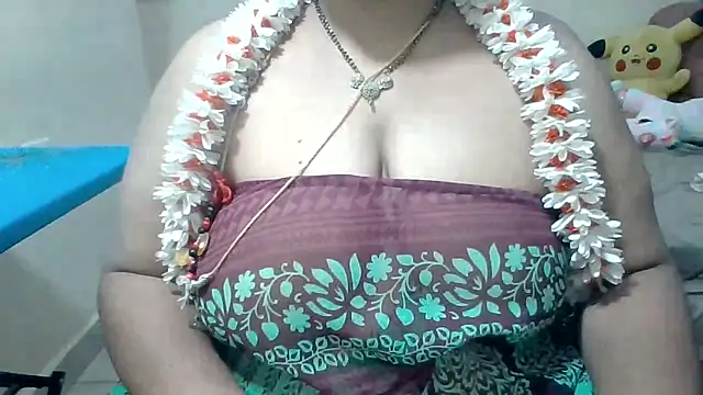 Snapshot of archanatelugu9 chatting on 04/18/26, 01:13 archanatelugu9 online show from 04/18/26, 01:13