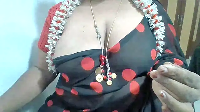 Snapshot of archanatelugu9 chatting on 05/17/26, 11:05 archanatelugu9 online show from 05/17/26, 11:05