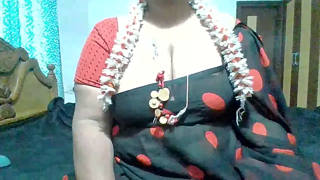 Snapshot of archanatelugu9 chatting on 05/17/26, 07:52 archanatelugu9 online show from 05/17/26, 07:52