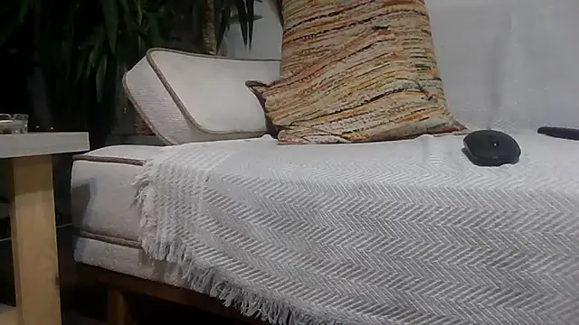 reslerkek31 online show from 11/21/25, 09:47