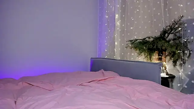 lina stones online show from 12/03/25, 10:47