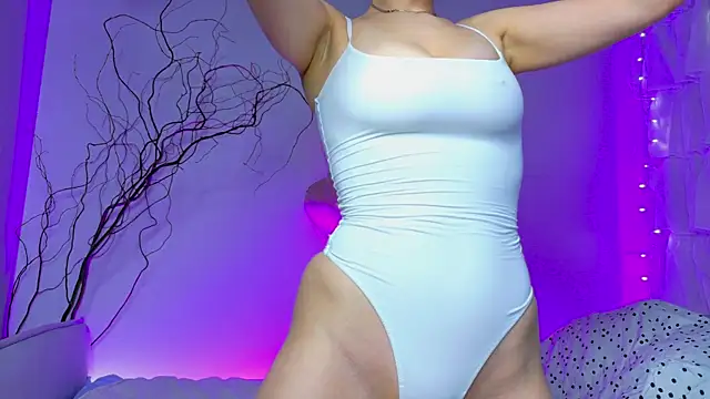 lina stones online show from 04/18/26, 02:30