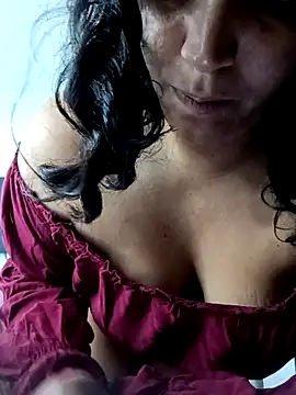 Snapshot of Morenitha-XXX chatting on 10/30/25, 02:36 Morenitha-XXX online show from 10/30/25, 02:36