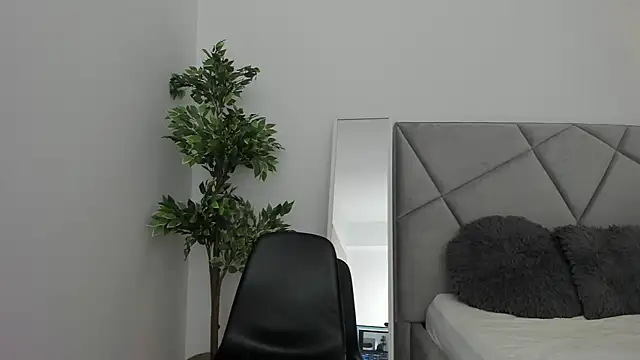 BlueEyesLexy online show from 04/18/26, 07:44