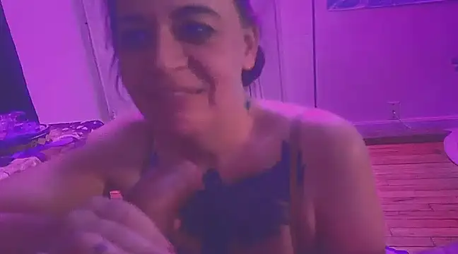 Snapshot of LB_Living chatting on 12/11/24, 10:36 LB Living online show from 12/11/24, 10:36