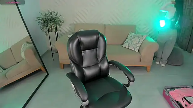 Snapshot of MileyCruz_ chatting on 02/19/26, 09:56 MileyCruz online show from 02/19/26, 09:56