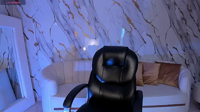 DannaCruz online show from 11/11/25, 07:52