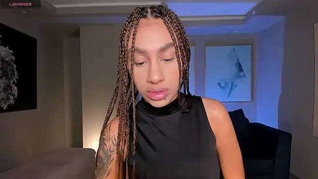 DannaCruz online show from 10/12/25, 10:27