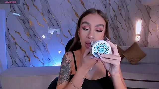 DannaCruz online show from 11/14/25, 07:28