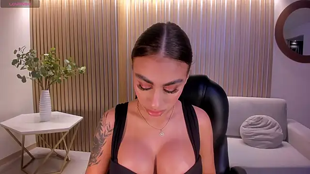 DannaCruz online show from 11/25/25, 07:14