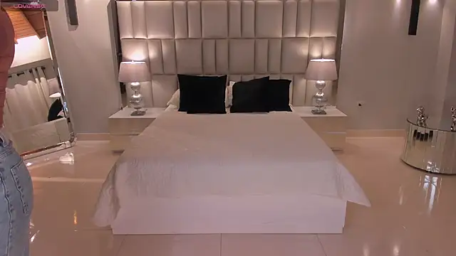 BiancaPierce online show from 11/12/25, 11:47