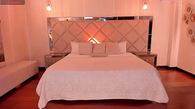 BiancaPierce online show from 12/14/25, 12:00