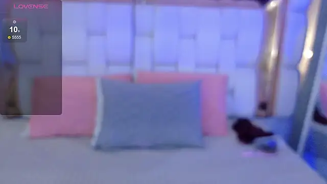 valkiria moore online show from 03/10/26, 08:02