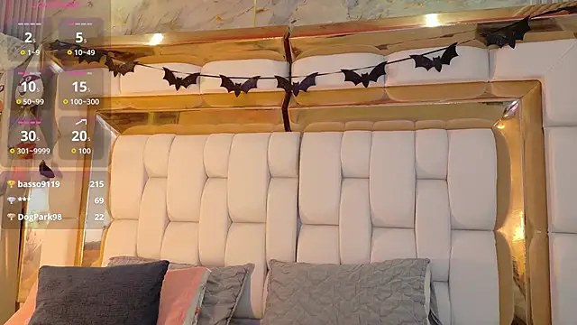 valkiria moore online show from 10/27/25, 08:10