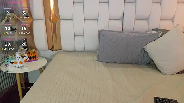 valkiria moore online show from 10/20/25, 08:09