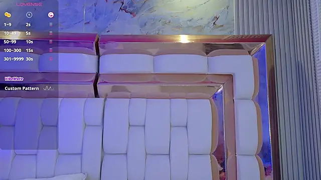 valkiria moore online show from 09/28/25, 07:54