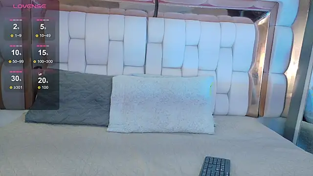 valkiria moore online show from 02/28/26, 07:57