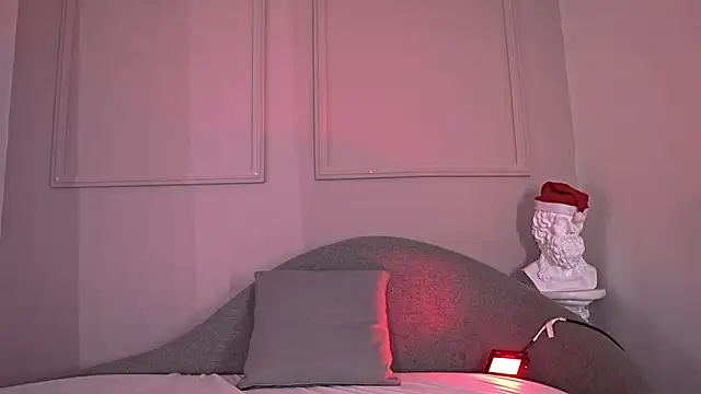 Paulah x online show from 12/18/25, 07:40