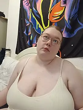 Snapshot of Sexycurvyemilyy chatting on 07/09/26, 09:58 Sexycurvyemilyy online show from 07/09/26, 09:58
