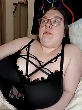 Sexycurvyemilyy online show from 03/13/26, 10:04