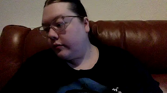 Sexycurvyemilyy online show from 01/19/26, 12:42