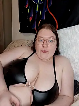 Sexycurvyemilyy online show from 03/22/26, 08:32