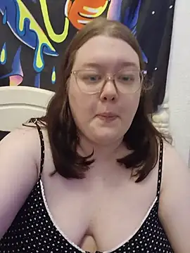 Snapshot of Sexycurvyemilyy chatting on 07/03/26, 09:43 Sexycurvyemilyy online show from 07/03/26, 09:43