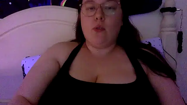 Sexycurvyemilyy online show from 09/11/25, 10:21