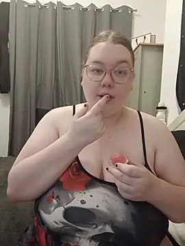 Snapshot of Sexycurvyemilyy chatting on 06/20/26, 09:20 Sexycurvyemilyy online show from 06/20/26, 09:20