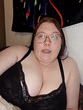 Sexycurvyemilyy online show from 04/01/26, 09:12