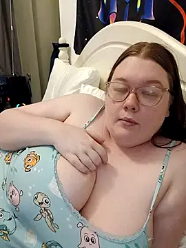 Snapshot of Sexycurvyemilyy chatting on 07/15/26, 09:55 Sexycurvyemilyy online show from 07/15/26, 09:55
