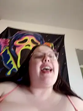 Sexycurvyemilyy online show from 03/28/26, 10:00