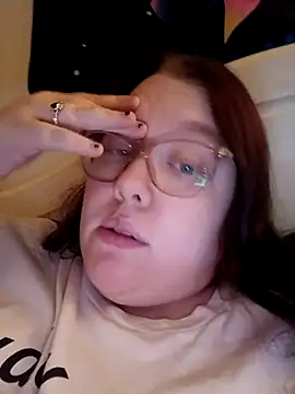 Sexycurvyemilyy online show from 11/25/25, 10:32