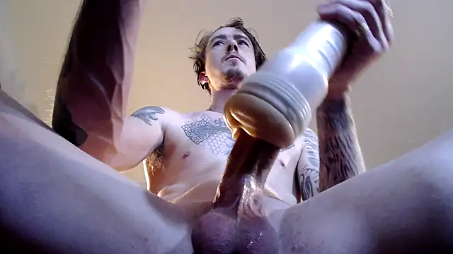 Snapshot of mauiihung chatting on 10/25/25, 07:36 mauiihung online show from 10/25/25, 07:36