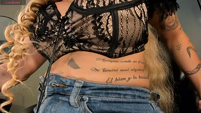 Snapshot of SophiePalmer chatting on 10/27/25, 11:11 SophiePalmer online show from 10/27/25, 11:11