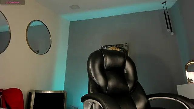 Snapshot of SophiePalmer chatting on 10/28/25, 11:31 SophiePalmer online show from 10/28/25, 11:31