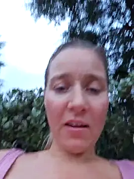 SkyelarSommer online show from 10/19/25, 10:45