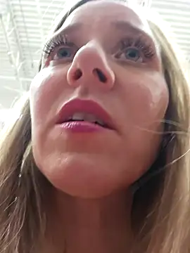 SkyelarSommer online show from 12/16/25, 02:49