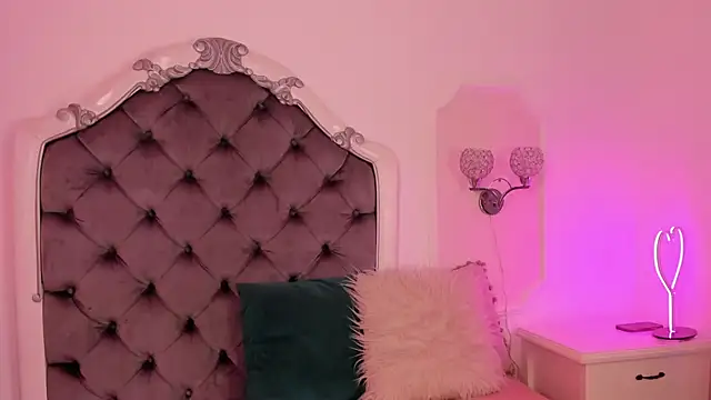 Victoria Watsson online show from 03/17/25, 07:48