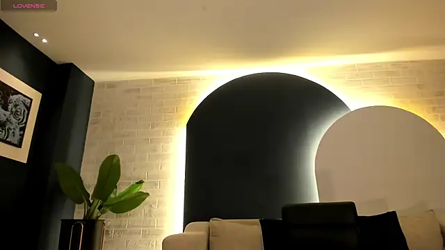 Snapshot of SunnyRivers chatting on 11/02/25, 11:15 SunnyRivers online show from 11/02/25, 11:15