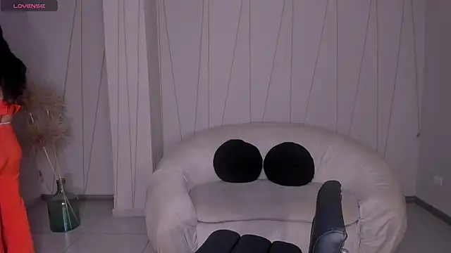 Snapshot of SunnyRivers chatting on 10/27/25, 04:19 SunnyRivers online show from 10/27/25, 04:19